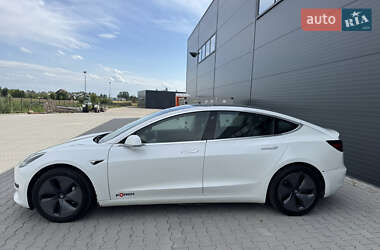 Седан Tesla Model 3 2020 в 