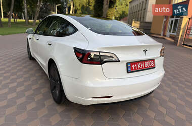 Седан Tesla Model 3 2023 в 