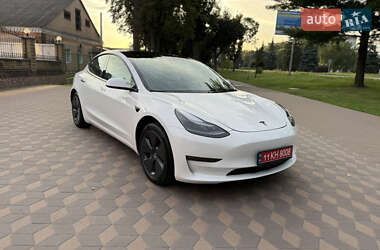 Седан Tesla Model 3 2023 в 