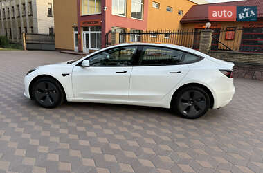 Седан Tesla Model 3 2023 в 