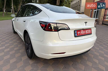 Седан Tesla Model 3 2023 в 