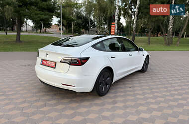Седан Tesla Model 3 2023 в 