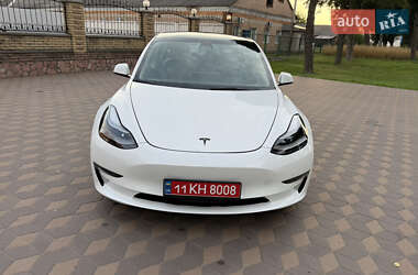 Седан Tesla Model 3 2023 в 