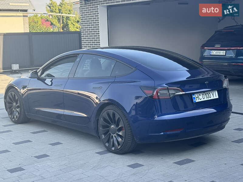 Седан Tesla Model 3 2021 в Львові