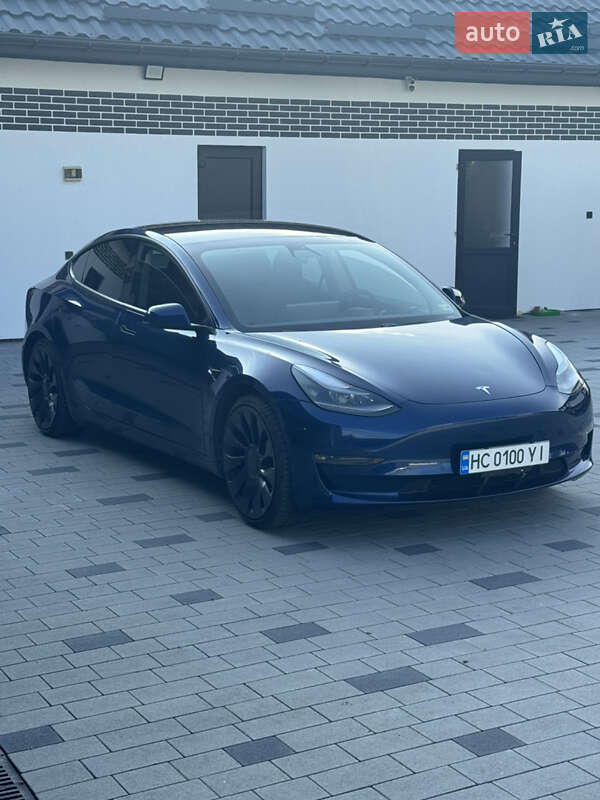 Седан Tesla Model 3 2021 в Львові