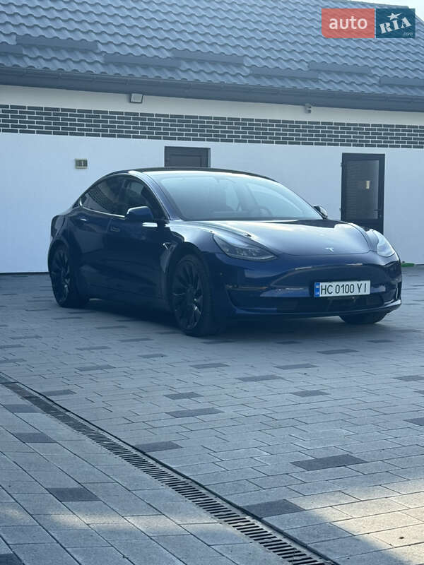 Седан Tesla Model 3 2021 в Львові