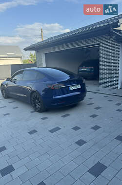 Седан Tesla Model 3 2021 в Львові