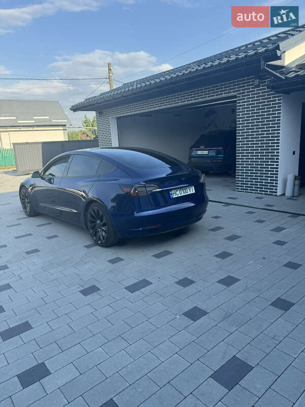 Седан Tesla Model 3 2021 в Львові