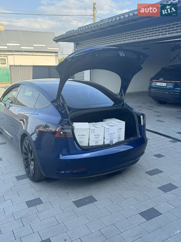 Седан Tesla Model 3 2021 в Львові