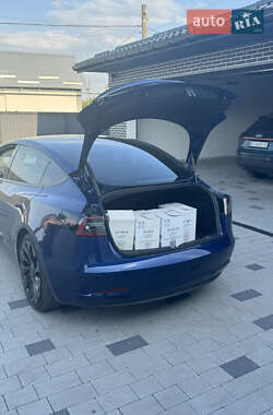 Седан Tesla Model 3 2021 в 
