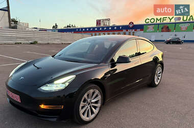 Седан Tesla Model 3 2022 в Ровно