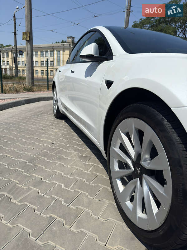 Седан Tesla Model 3 2022 в Одесі