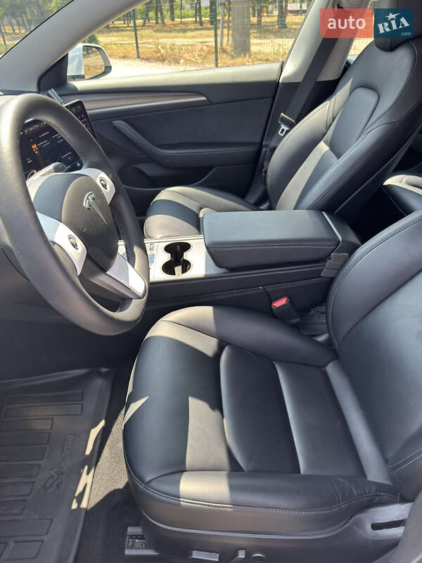 Седан Tesla Model 3 2022 в Одесі