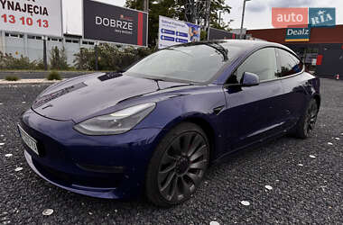 Седан Tesla Model 3 2022 в Житомире