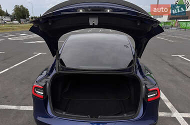 Седан Tesla Model 3 2022 в 