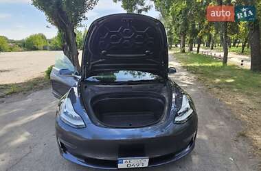 Седан Tesla Model 3 2018 в 
