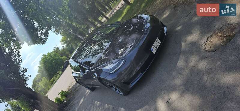 Седан Tesla Model 3 2018 в Павлограді