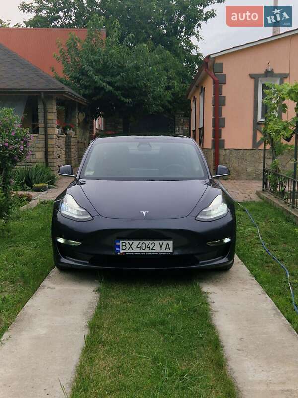 Седан Tesla Model 3 2019 в 
