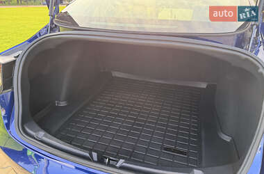 Седан Tesla Model 3 2019 в 