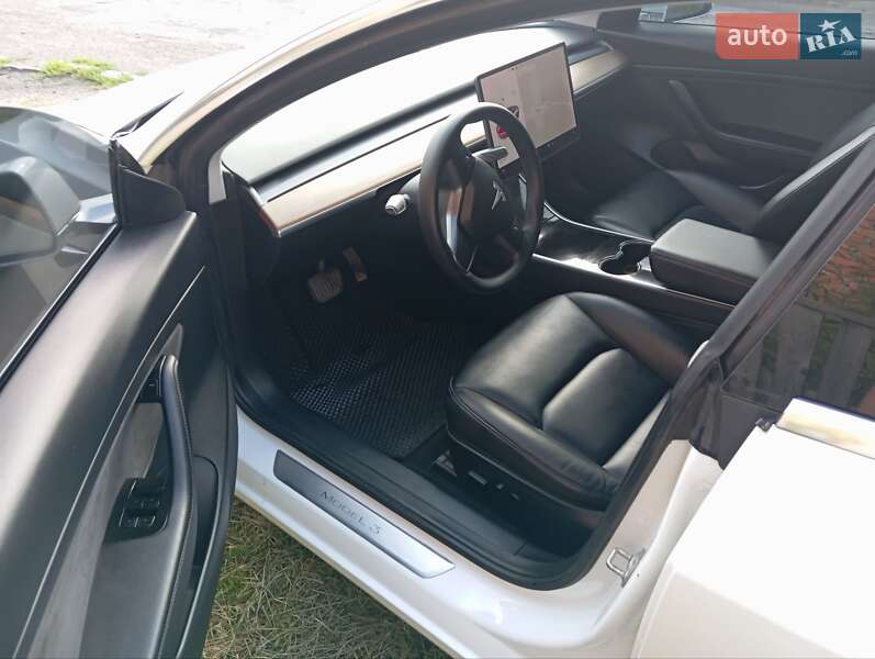 Седан Tesla Model 3 2020 в Хусті фото 5 Седан Tesla Model 3 2020 в Хусті