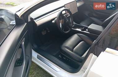 Седан Tesla Model 3 2020 в 