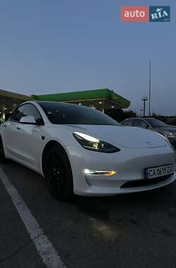 Седан Tesla Model 3 2023 в Знаменке
