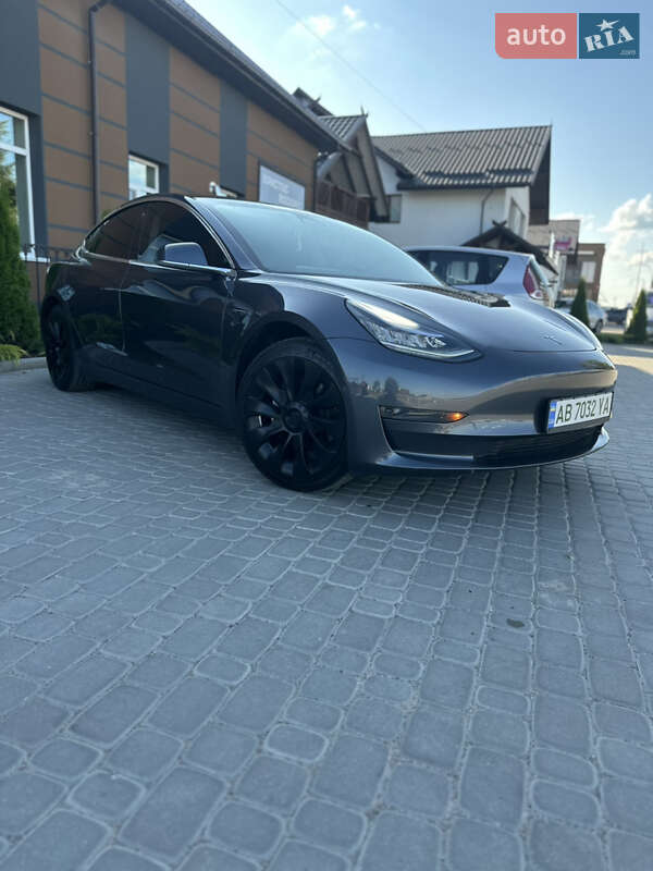 Седан Tesla Model 3 2017 в Вінниці