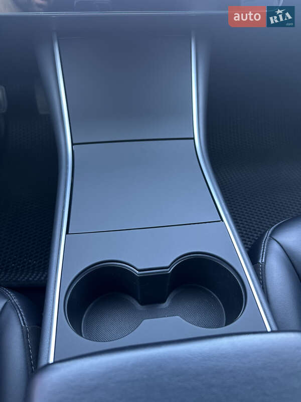 Седан Tesla Model 3 2017 в Вінниці