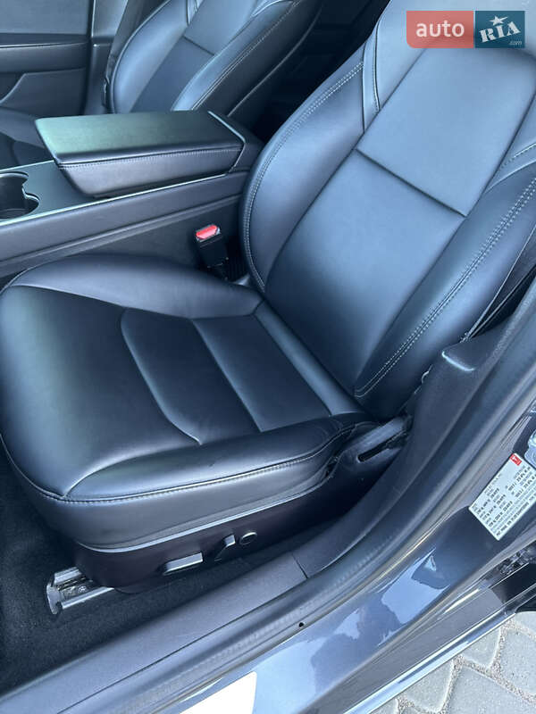 Седан Tesla Model 3 2017 в Вінниці