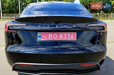Седан Tesla Model 3 2024 в 