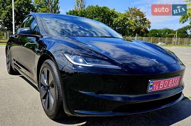 Tesla Model 3 2024