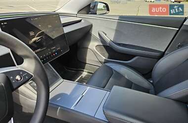 Седан Tesla Model 3 2024 в 