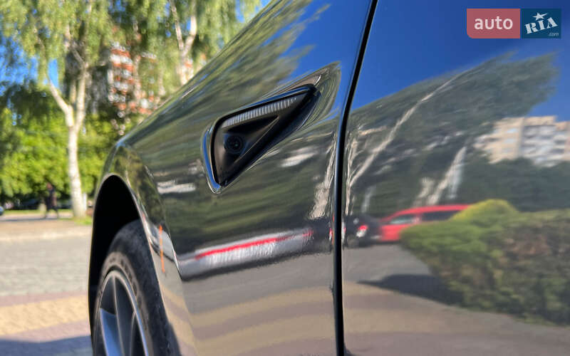 Седан Tesla Model 3 2020 в Львові