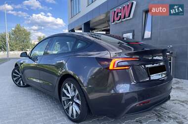 Седан Tesla Model 3 2024 в 
