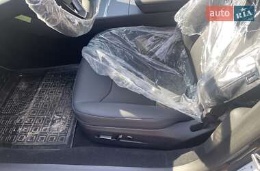 Седан Tesla Model 3 2024 в 