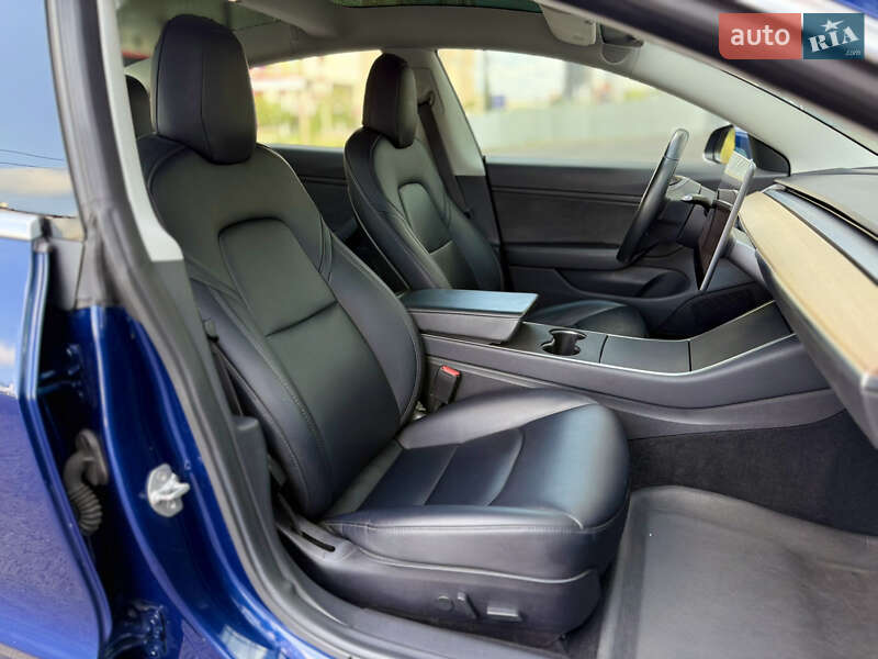 Седан Tesla Model 3 2018 в Харькове
