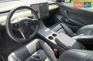 Седан Tesla Model 3 2020 в 