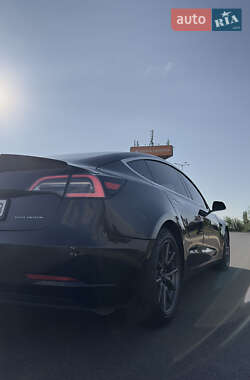 Седан Tesla Model 3 2018 в 