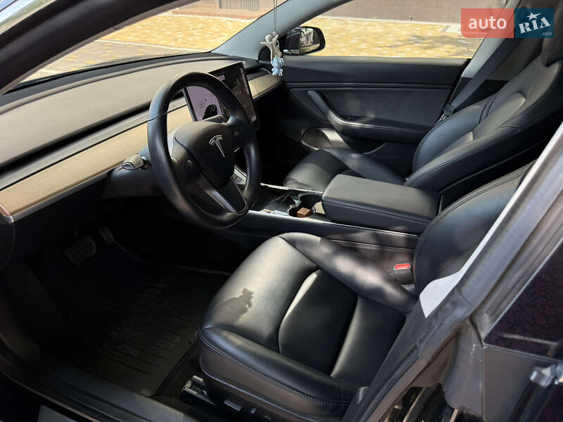 Седан Tesla Model 3 2019 в Николаеве