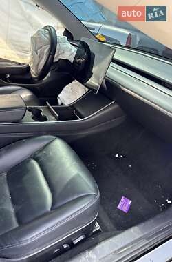 Седан Tesla Model 3 2019 в 