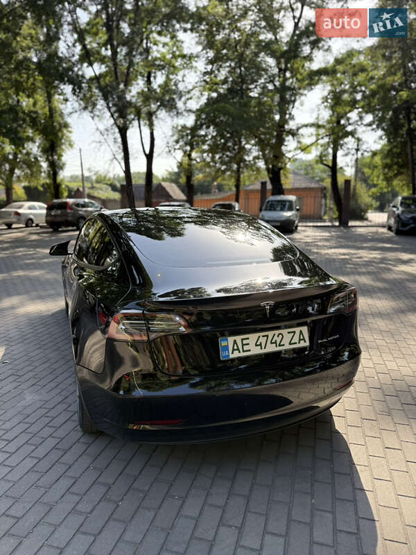 Седан Tesla Model 3 2021 в Каменском