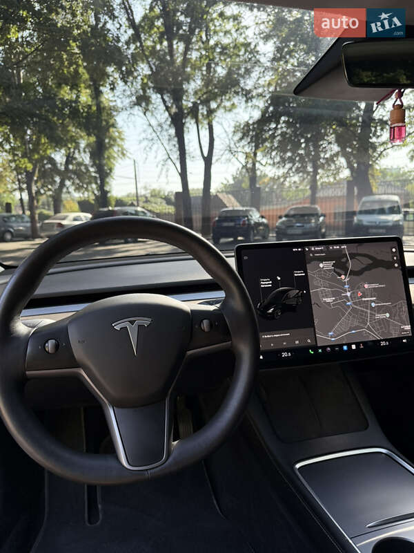 Седан Tesla Model 3 2021 в Каменском