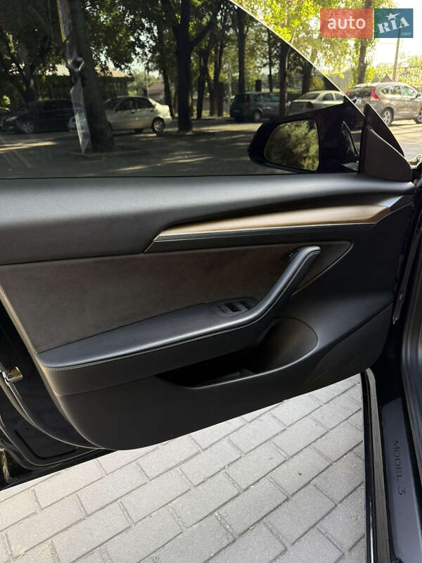 Седан Tesla Model 3 2021 в Каменском