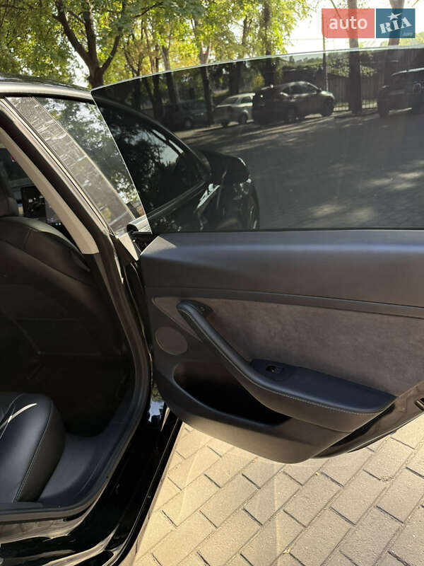 Седан Tesla Model 3 2021 в Каменском