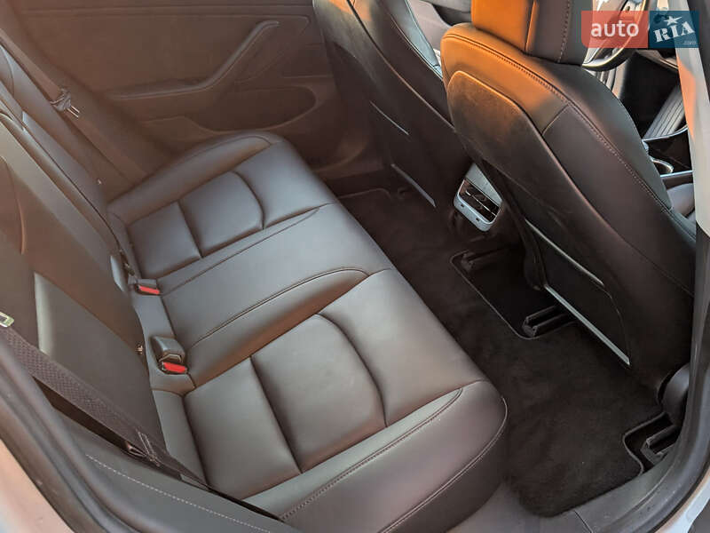 Седан Tesla Model 3 2018 в Одессе