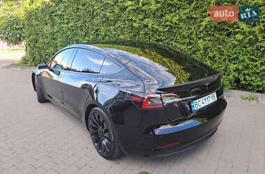 Седан Tesla Model 3 2021 в 