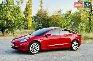 Седан Tesla Model 3 2020 в 