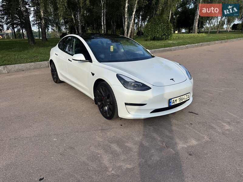 Седан Tesla Model 3 2021 в Житомире