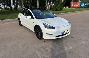 Седан Tesla Model 3 2021 в 