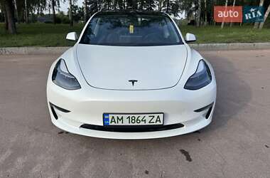 Седан Tesla Model 3 2021 в 